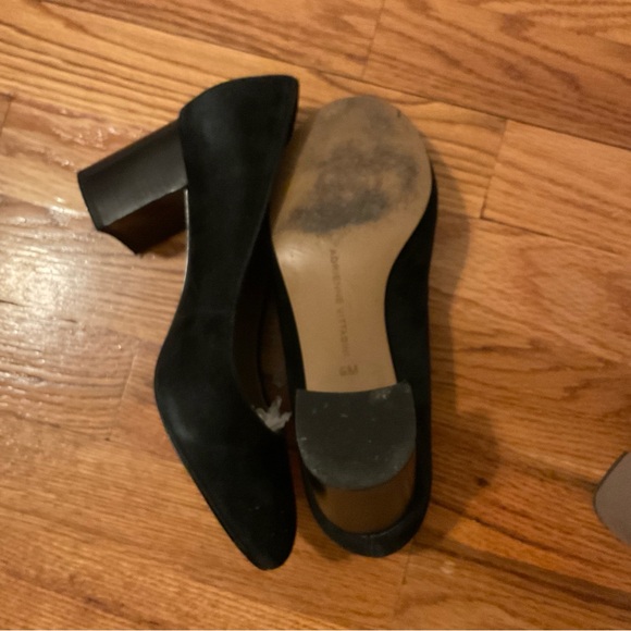 For sale two pairs of shoes , blacks and beiges size 6 us - Picture 2 of 7